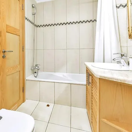 Cozy Townhouse With Sea View Casa de Férias *
